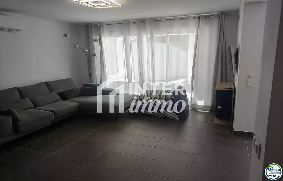 Beautiful house with a pool and a guest apartment. - photo 5 of 22
