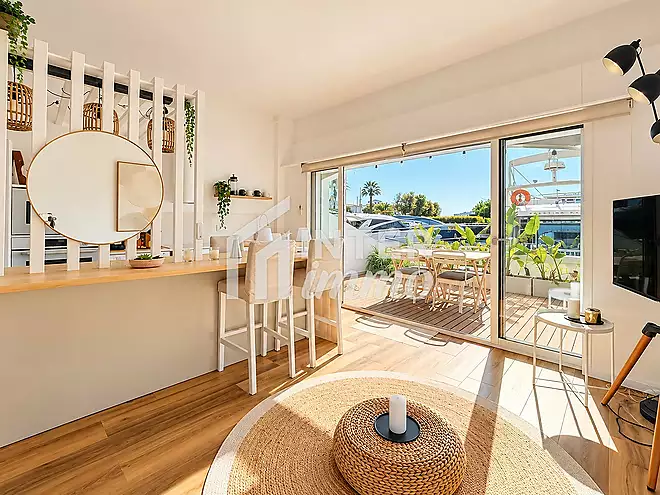 Magn&iacute;fico Apartamento con Vistas al Canal y Licencia Tur&iacute;stica
