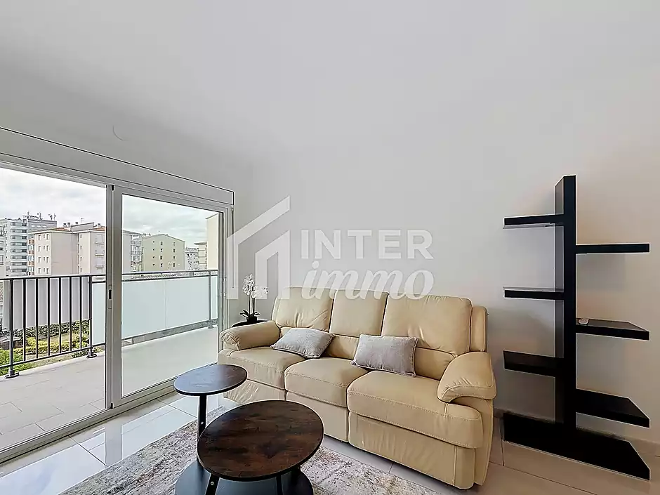 Apartamento 2 dormitorios renovado con terraza en Santa Margarida, Rosas - foto 9 de 23