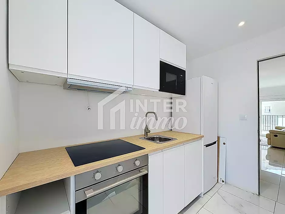 Apartamento 2 dormitorios renovado con terraza en Santa Margarida, Rosas - foto 4 de 23