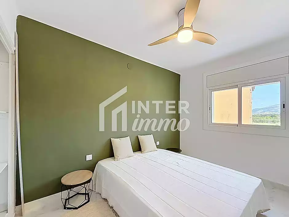 Apartamento 2 dormitorios renovado con terraza en Santa Margarida, Rosas - foto 13 de 23