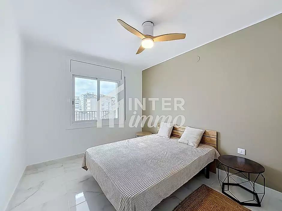 Apartamento 2 dormitorios renovado con terraza en Santa Margarida, Rosas - foto 15 de 23