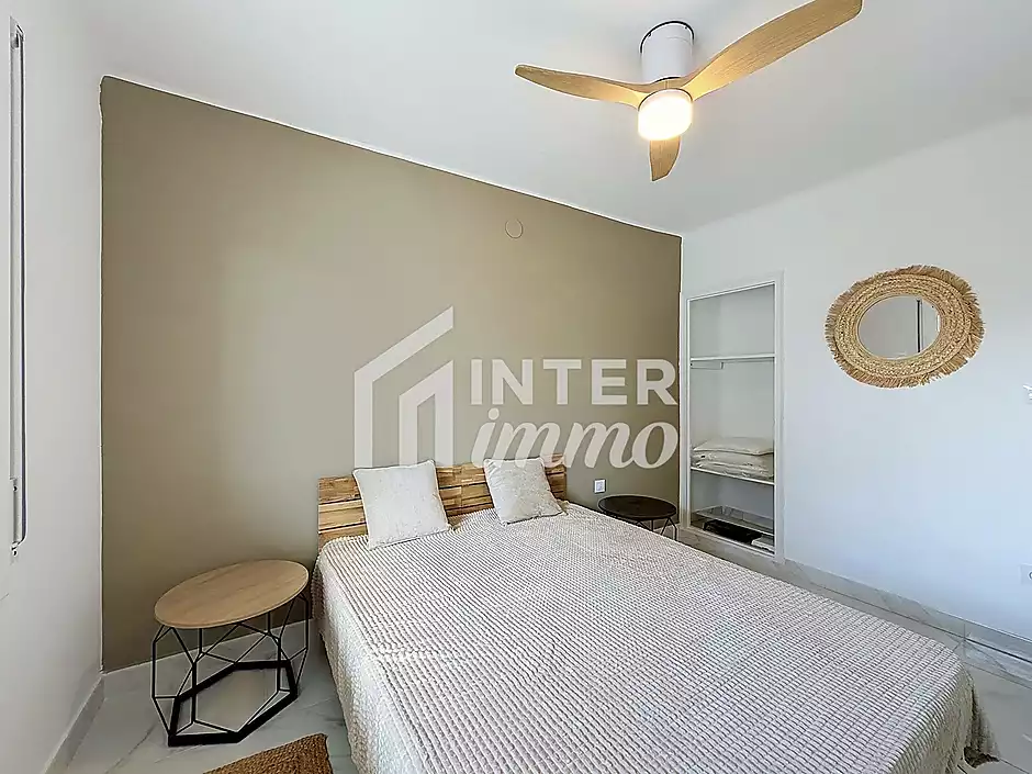 Apartamento 2 dormitorios renovado con terraza en Santa Margarida, Rosas - foto 16 de 23