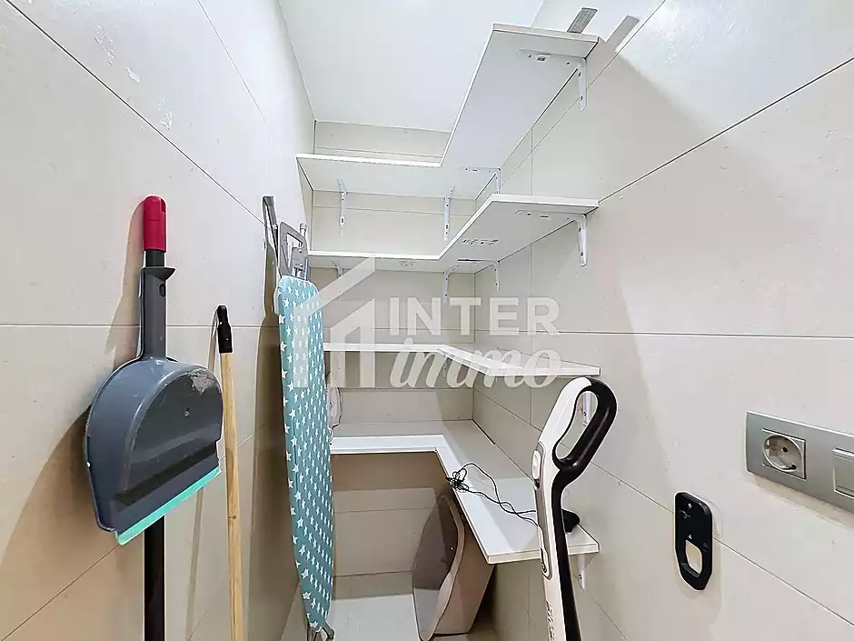 Es ven apartament renovat a la marina amb terrassa i vista al parc natural - foto 18 de 24