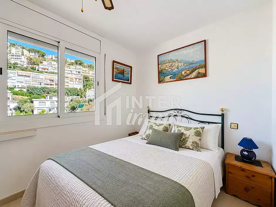 Appartement dernier étage avec vue panoramique sur la baie de Roses - photo 4 sur 23