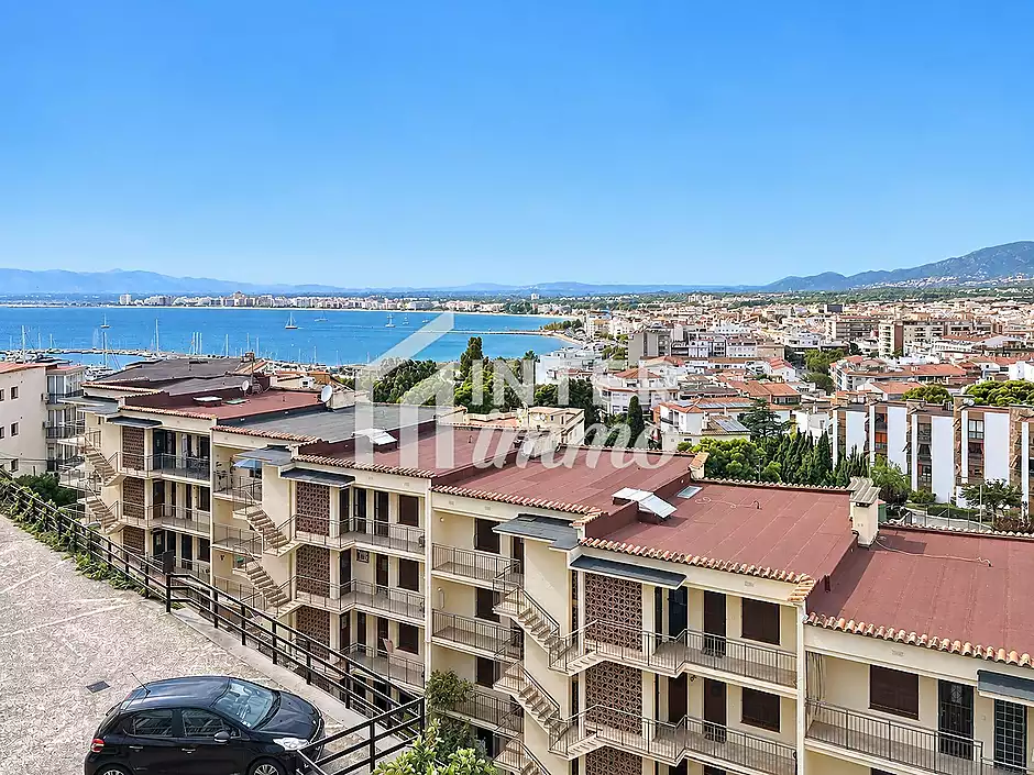 Appartement dernier étage avec vue panoramique sur la baie de Roses - photo 14 sur 23