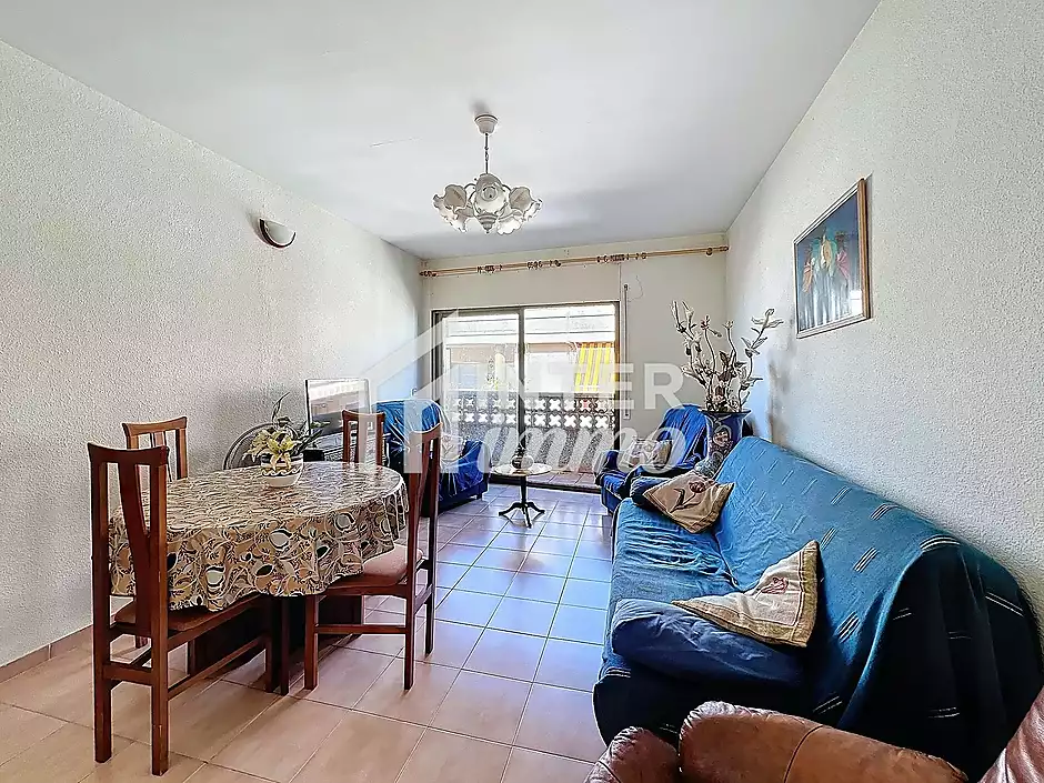 Es ven apartament de 3 habitacions a l'últim pis, al cor de Roses - foto 5 de 24