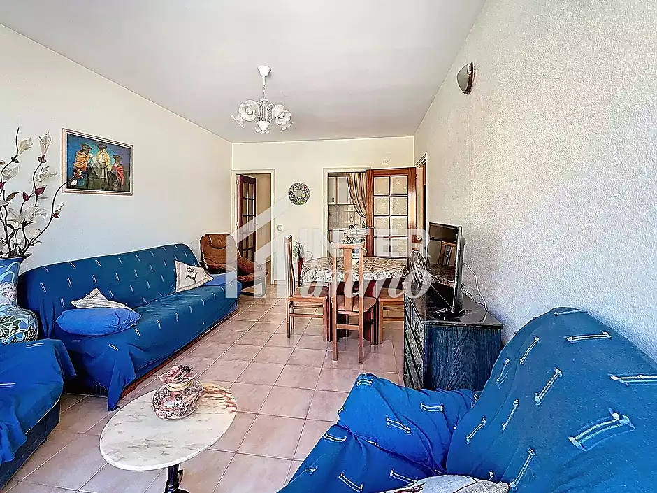 Es ven apartament de 3 habitacions a l'últim pis, al cor de Roses - foto 8 de 24
