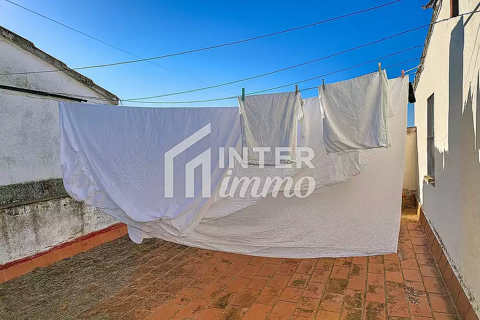 Es ven apartament de 3 habitacions a l'últim pis, al cor de Roses - foto 23 de 24