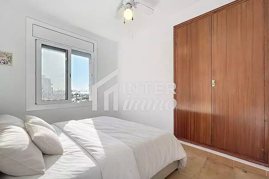 Sus vacaciones en Roses: 4 habitaciones, terraza y vistas al mar - foto 10 de 26