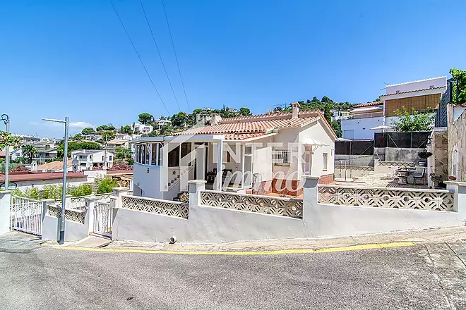 Es ven casa individual amb 3 habitacions a Roses, Costa Brava
