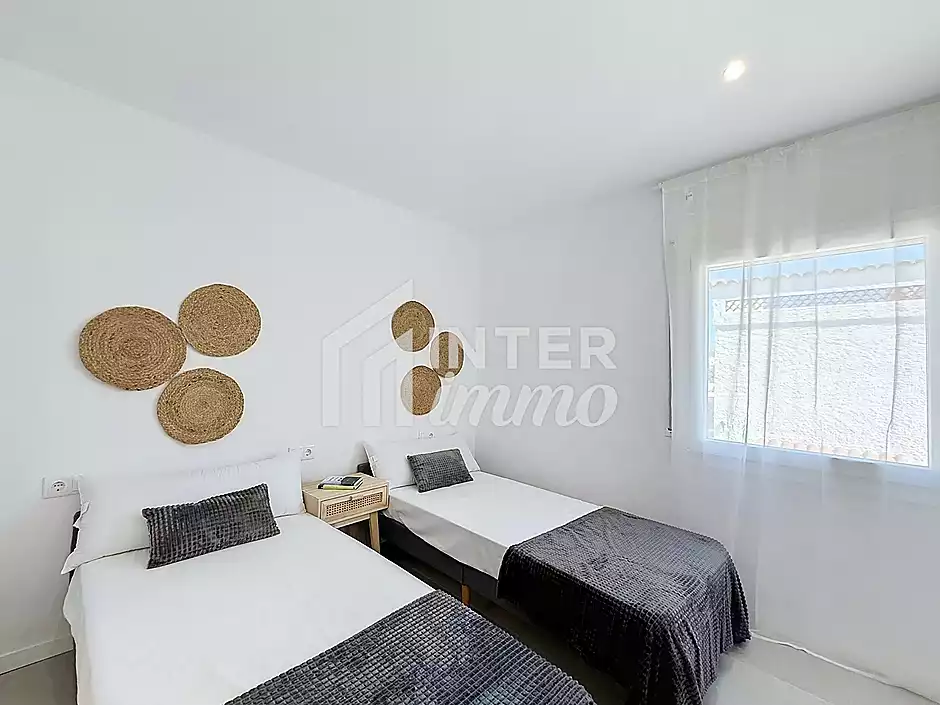 À vendre appartement de 2 chambres entièrement rénové - foto 11 de 24