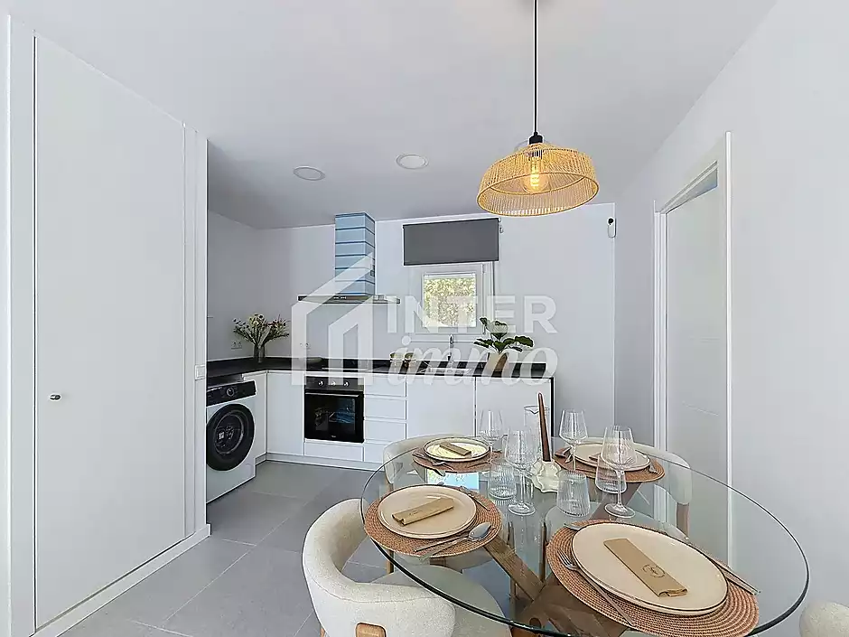 À vendre appartement de 2 chambres entièrement rénové - foto 15 de 24
