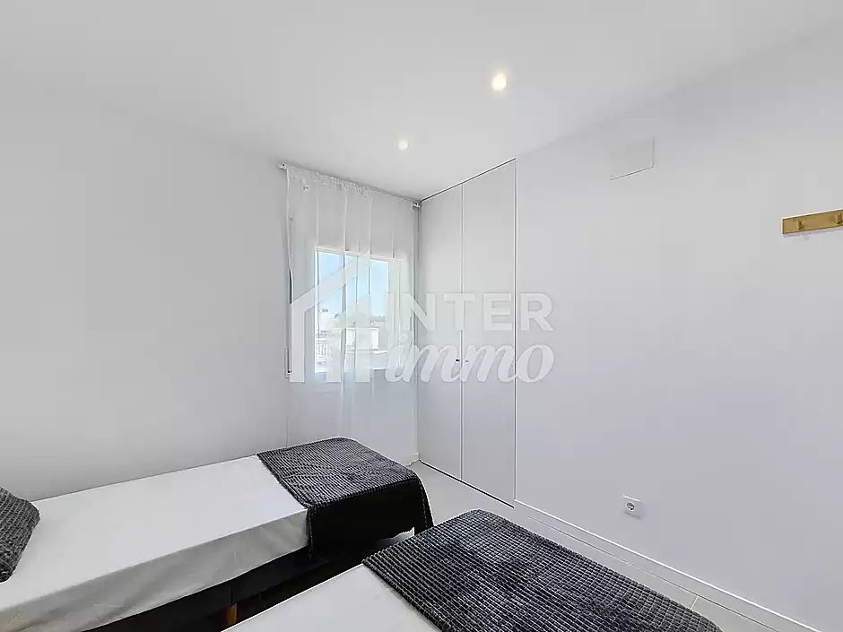À vendre appartement de 2 chambres entièrement rénové - foto 24 de 24