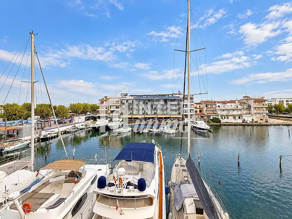 For Sale: Superb Canal View Apartment with Parking and Cellar - photo 2 of 29