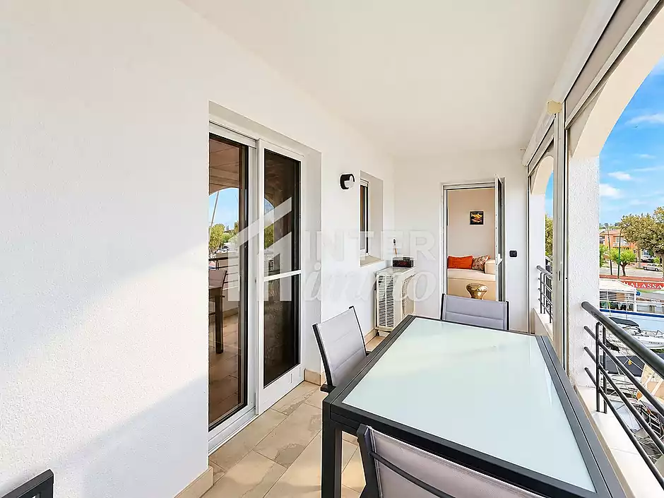 For Sale: Superb Canal View Apartment with Parking and Cellar - photo 3 of 29