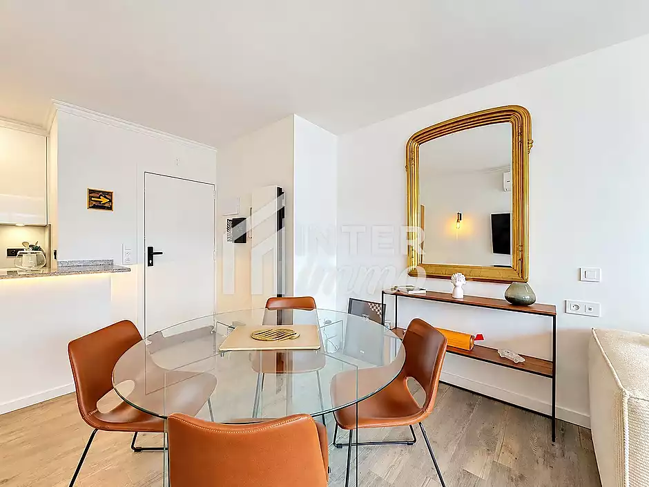 For Sale: Superb Canal View Apartment with Parking and Cellar - photo 6 of 29