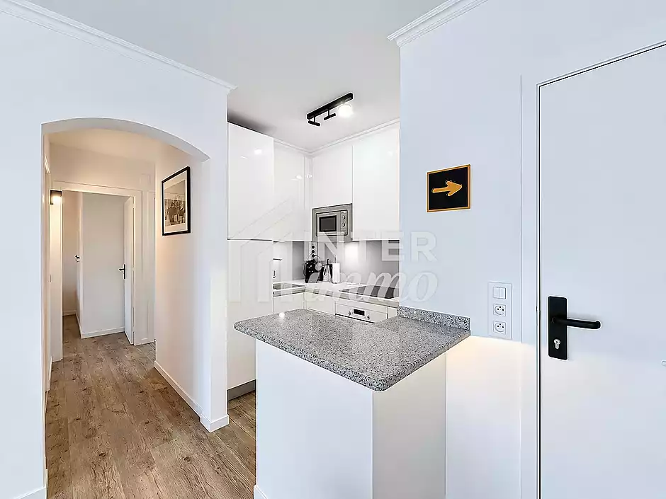 For Sale: Superb Canal View Apartment with Parking and Cellar - photo 10 of 29