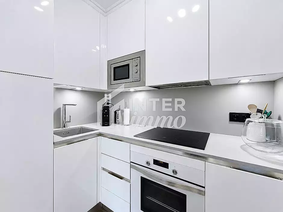 For Sale: Superb Canal View Apartment with Parking and Cellar - photo 13 of 29