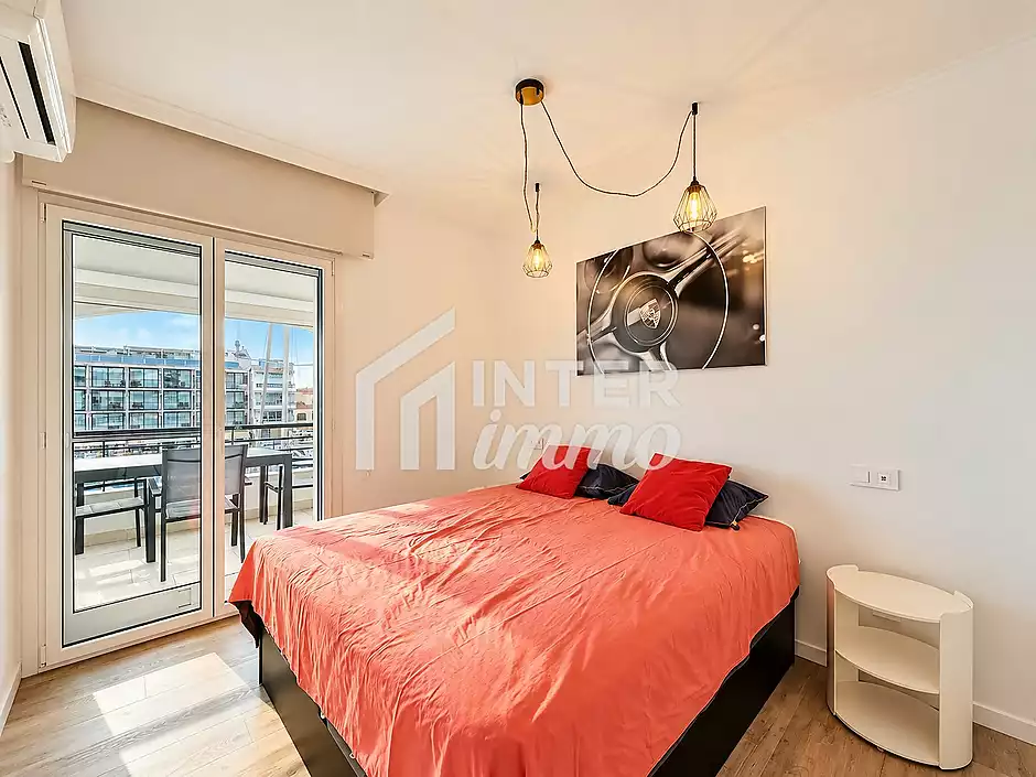 For Sale: Superb Canal View Apartment with Parking and Cellar - photo 14 of 29
