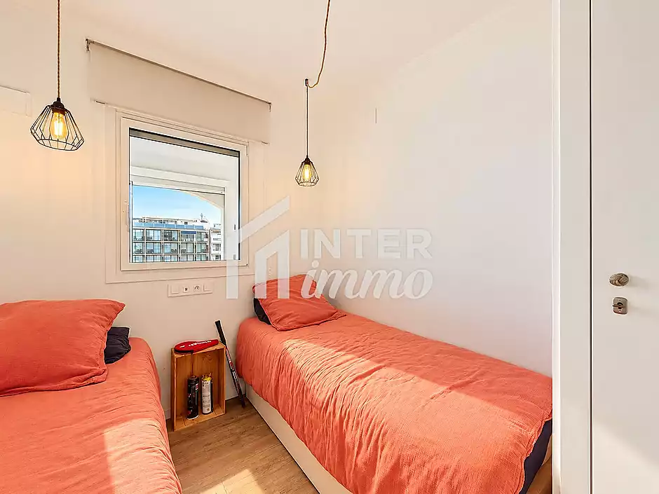 For Sale: Superb Canal View Apartment with Parking and Cellar - photo 16 of 29