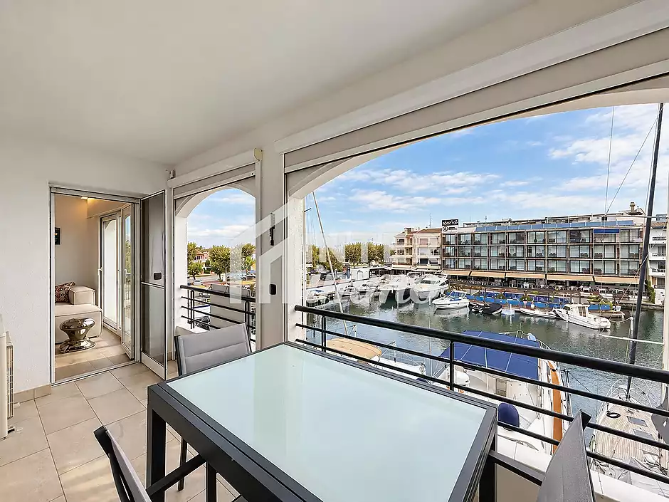 For Sale: Superb Canal View Apartment with Parking and Cellar - photo 21 of 29
