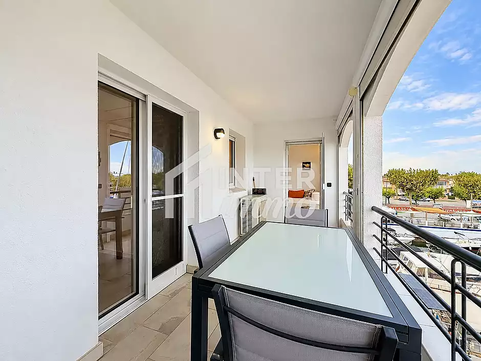 For Sale: Superb Canal View Apartment with Parking and Cellar - photo 27 of 29
