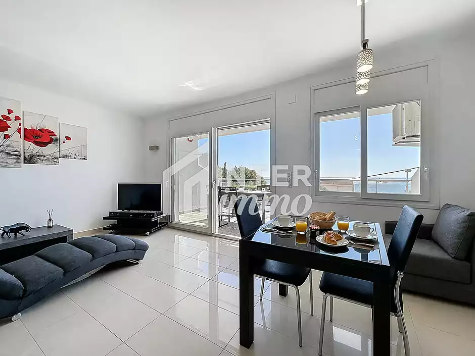 En venta pleno sur frente al Mediterráneo, entre el Far y Canyelles - foto 2 de 24