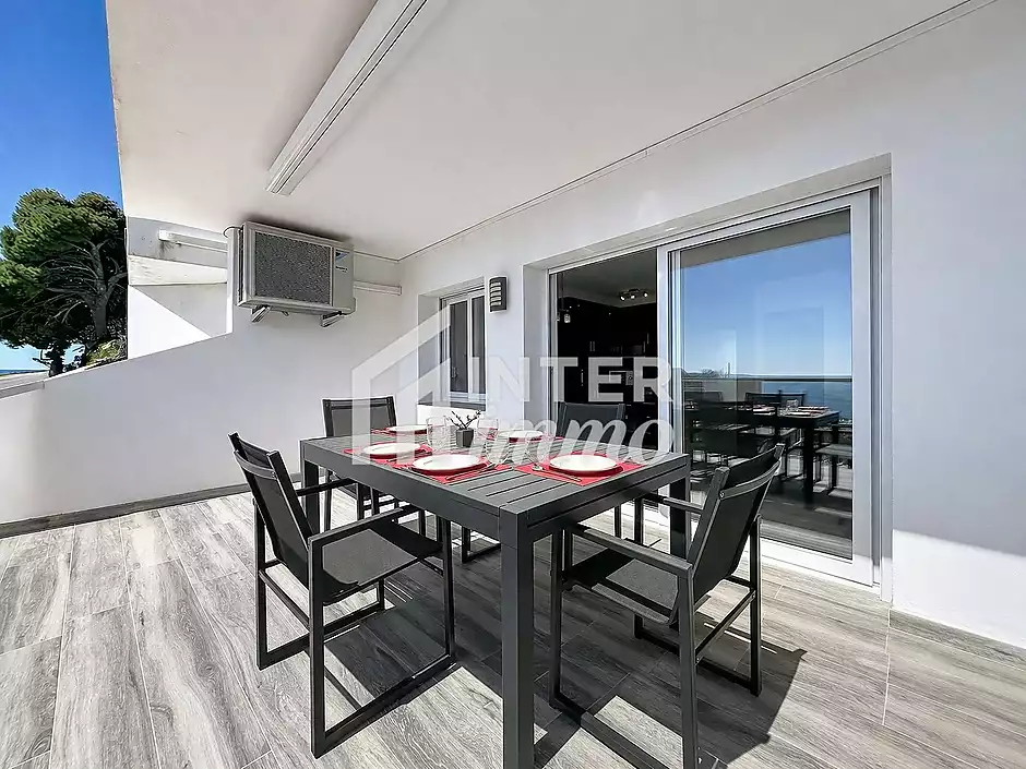 En venta pleno sur frente al Mediterráneo, entre el Far y Canyelles - foto 10 de 24