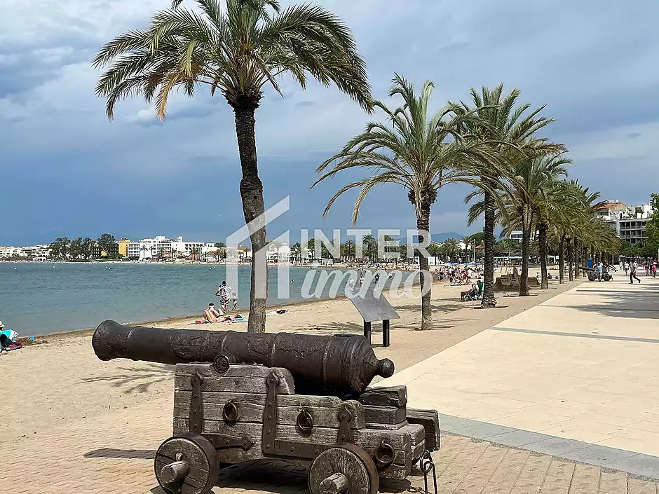 En venta pleno sur frente al Mediterráneo, entre el Far y Canyelles - foto 19 de 24