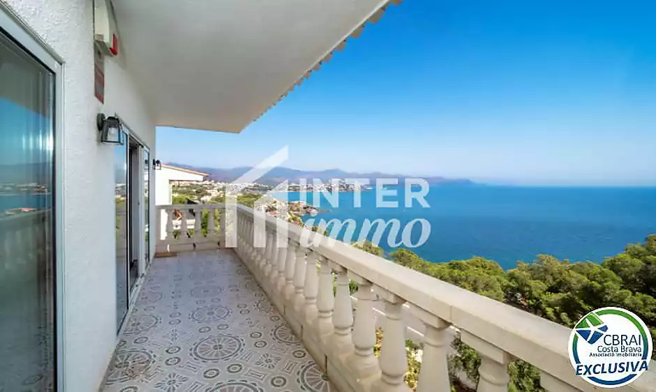 Exclusiva vila amb espectaculars vistes panoràmiques al mar a El Port de la Selva - foto 1 de 47