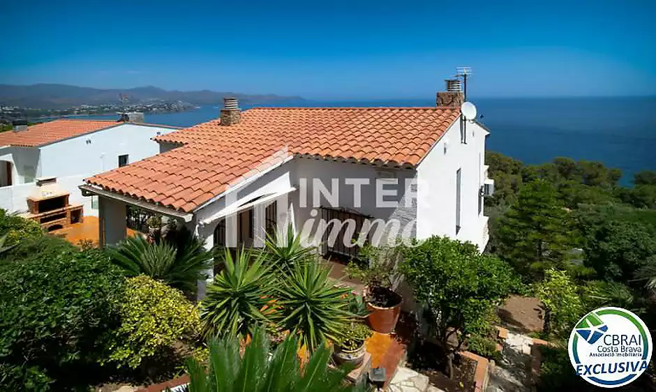 Exclusiva vila amb espectaculars vistes panoràmiques al mar a El Port de la Selva - foto 11 de 47