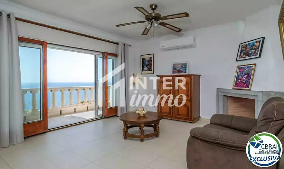 Exclusiva vila amb espectaculars vistes panoràmiques al mar a El Port de la Selva - foto 13 de 47