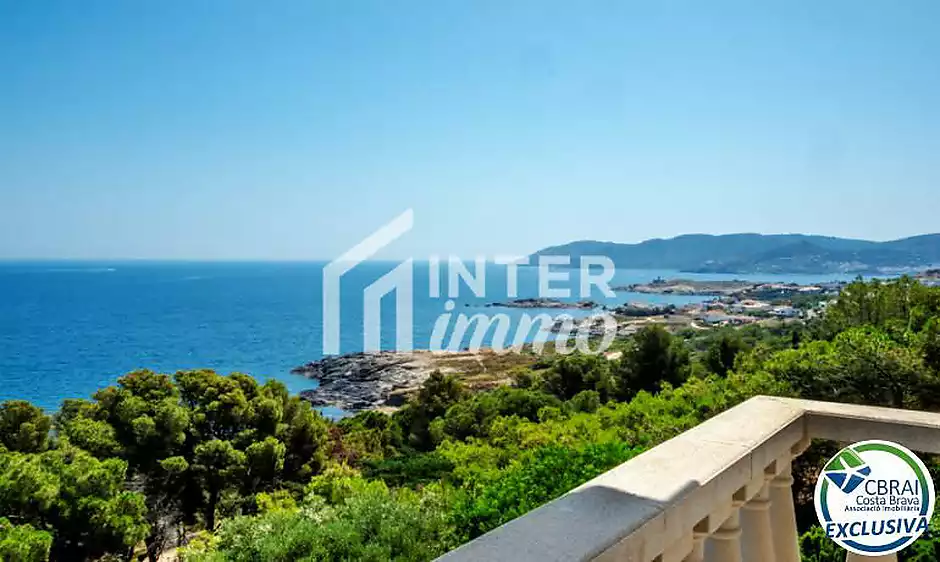 Exclusiva vila amb espectaculars vistes panoràmiques al mar a El Port de la Selva - foto 22 de 47