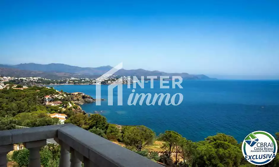 Exclusiva vila amb espectaculars vistes panoràmiques al mar a El Port de la Selva - foto 23 de 47