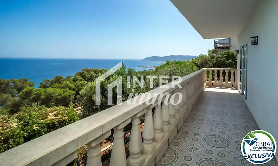 Exclusiva vila amb espectaculars vistes panoràmiques al mar a El Port de la Selva - foto 34 de 47