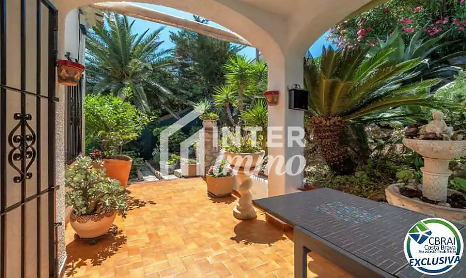 Exclusiva vila amb espectaculars vistes panoràmiques al mar a El Port de la Selva - foto 42 de 47