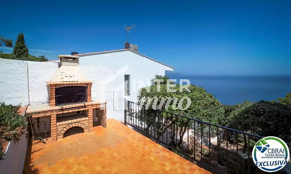 Exclusiva vila amb espectaculars vistes panoràmiques al mar a El Port de la Selva - foto 46 de 47