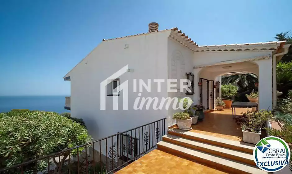 Exclusiva vila amb espectaculars vistes panoràmiques al mar a El Port de la Selva - foto 47 de 47