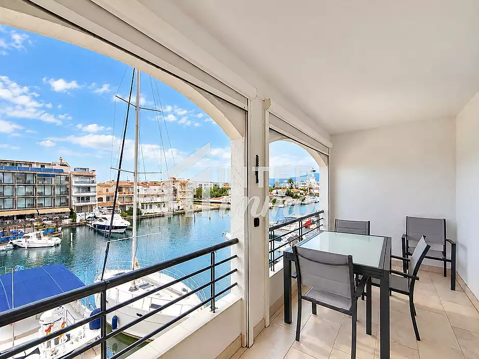For Sale: Superb Canal View Apartment with Parking and Cellar - photo 28 of 29