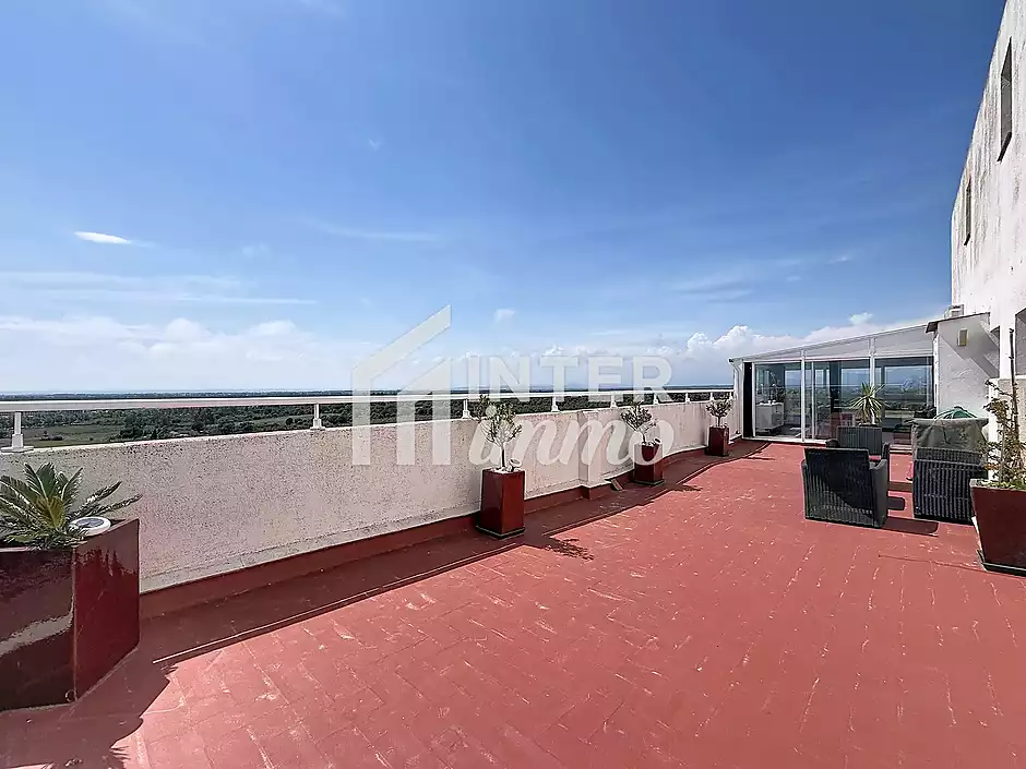 À vendre à Rosas – Studio rénové avec terrasse de 72 m² et vue panoramique sur la mer - photo 7 sur 25