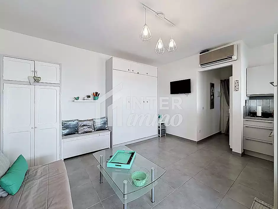 À vendre à Rosas – Studio rénové avec terrasse de 72 m² et vue panoramique sur la mer - photo 13 sur 25