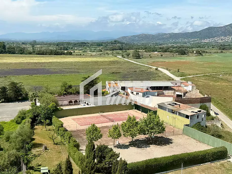 À vendre à Rosas – Studio rénové avec terrasse de 72 m² et vue panoramique sur la mer - photo 20 sur 25