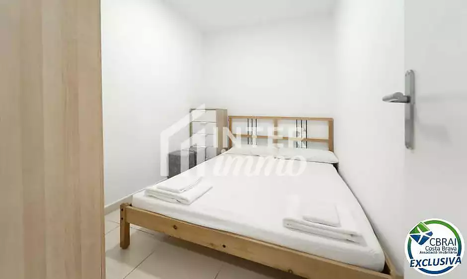 Modern apartament a la planta baixa en complex residencial amb zones enjardinades i piscina comunit&agrave; - foto 12 de 18