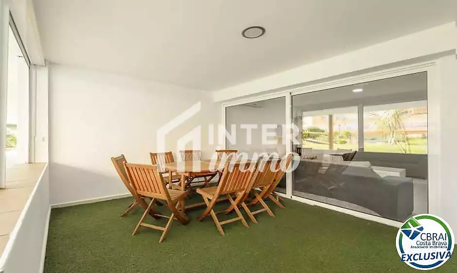 Modern apartament a la planta baixa en complex residencial amb zones enjardinades i piscina comunit&agrave; - foto 17 de 18