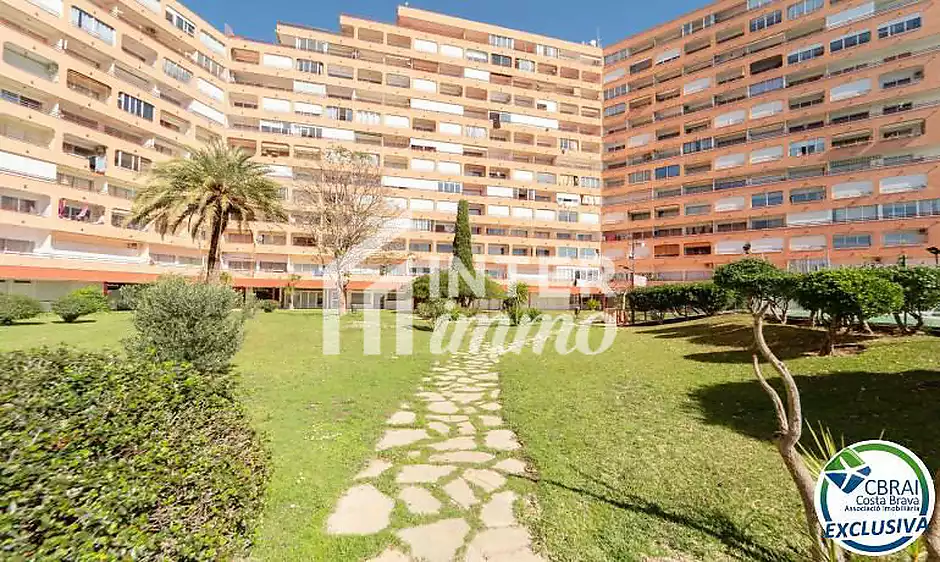 Modern apartament a la planta baixa en complex residencial amb zones enjardinades i piscina comunit&agrave; - foto 18 de 18