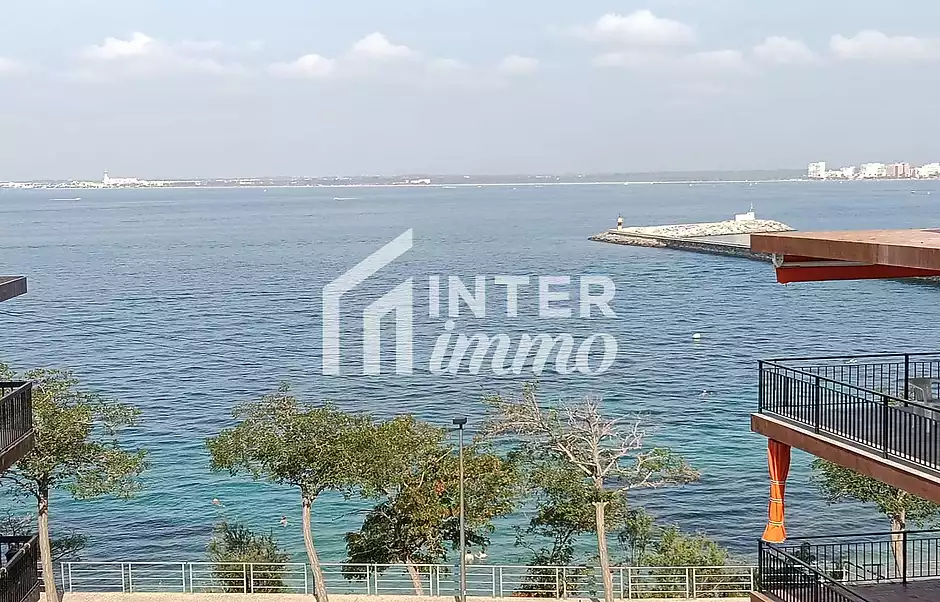 Incredible penthouse with sea view right in front of Segond Moll beach in Roses - photo 1 of 43