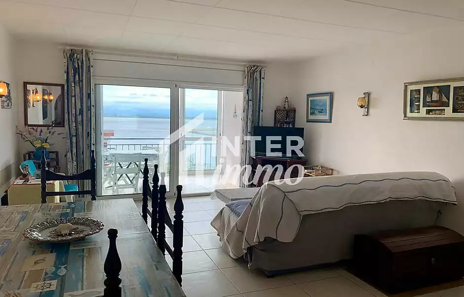 Incredible penthouse with sea view right in front of Segond Moll beach in Roses - photo 9 of 43