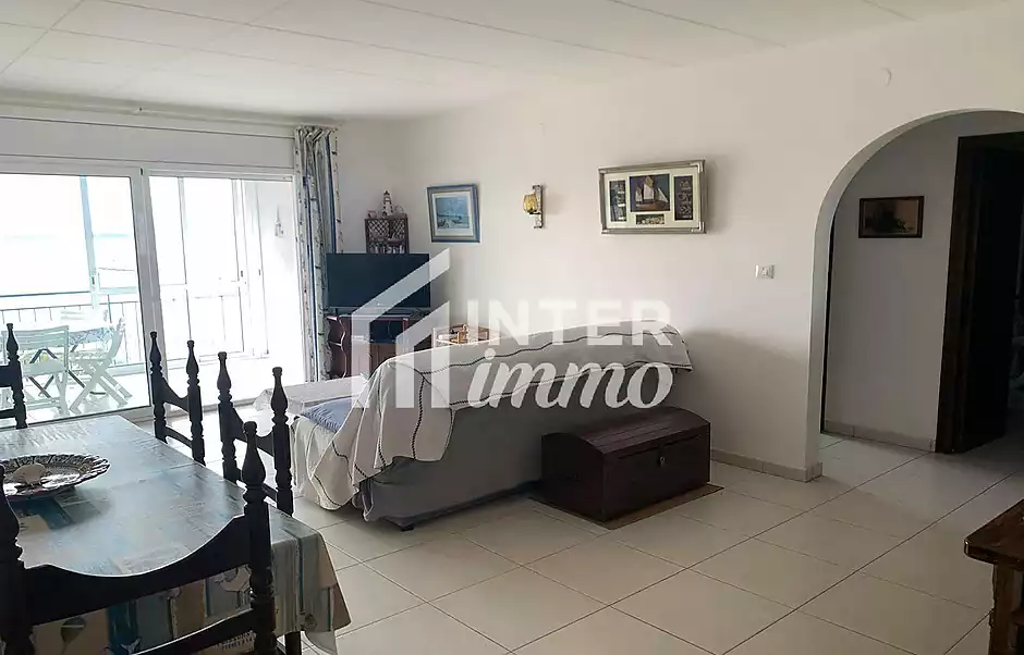 Incredible penthouse with sea view right in front of Segond Moll beach in Roses - photo 10 of 43
