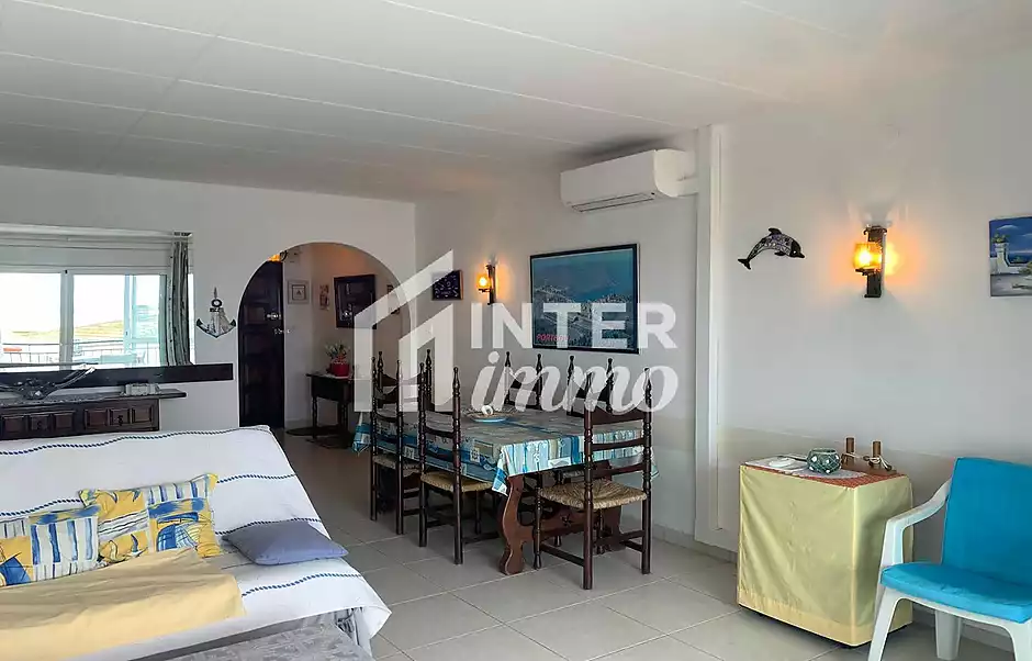 Incredible penthouse with sea view right in front of Segond Moll beach in Roses - photo 12 of 43